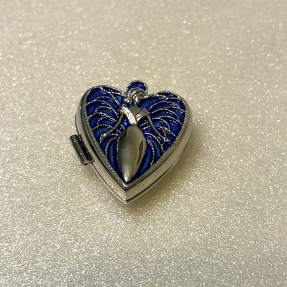 Hallmark 2005 Charming Heart silver tone Blue Miniature Ornament locket Jewelry - Picture 1 of 7